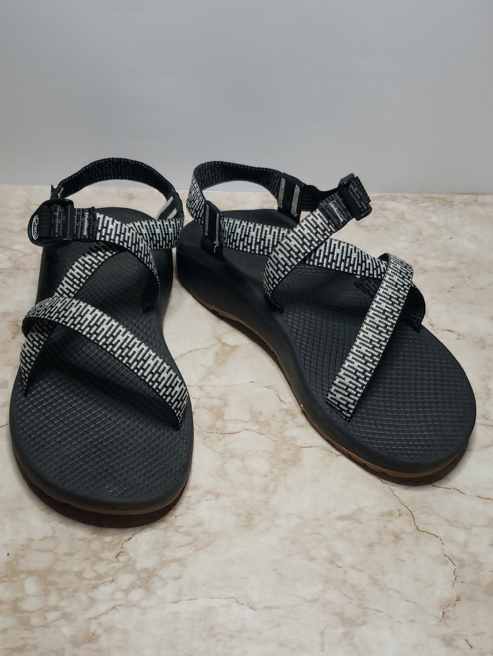 Chaco Women's Black And White Strappy Outdoor Sandals - Adjustable Comfort 11